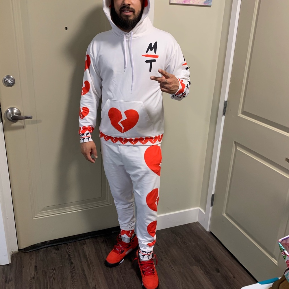 Heartbreak sweater - Picture 2 of 2